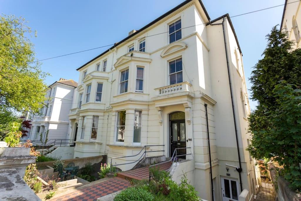 Luxurious Victorian, A Few Minutes From The Beach - Sleeps 2 Adults And Up To 3 Children Daire St Leonards-on-Sea Dış mekan fotoğraf